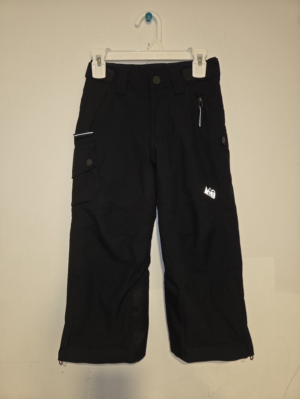 REI Black Kids Snowpants with Cargo Pocket XXS(4-5)